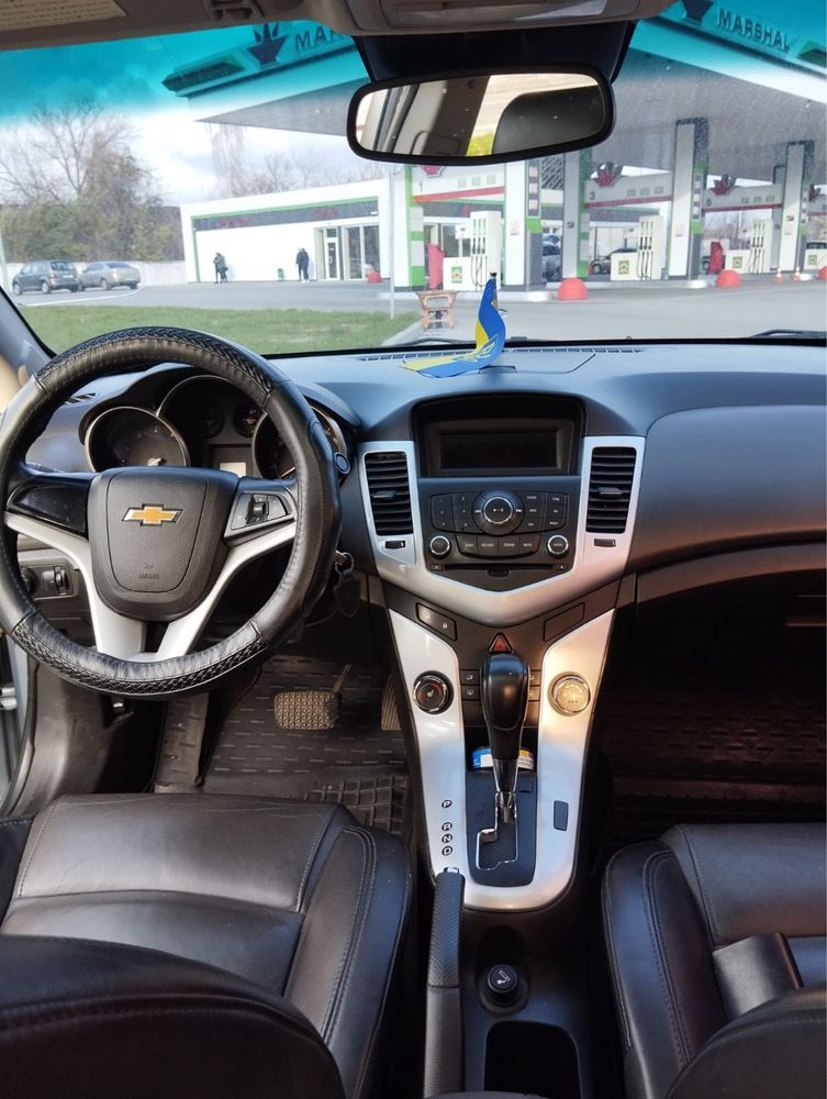 Chevrolet Cruze 1.6 газ-бензин