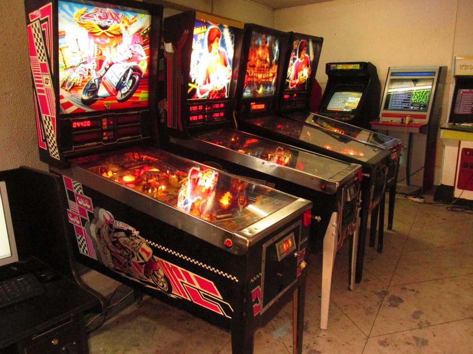 Máquinas pinballs  Flipper como novas.Damos garantia