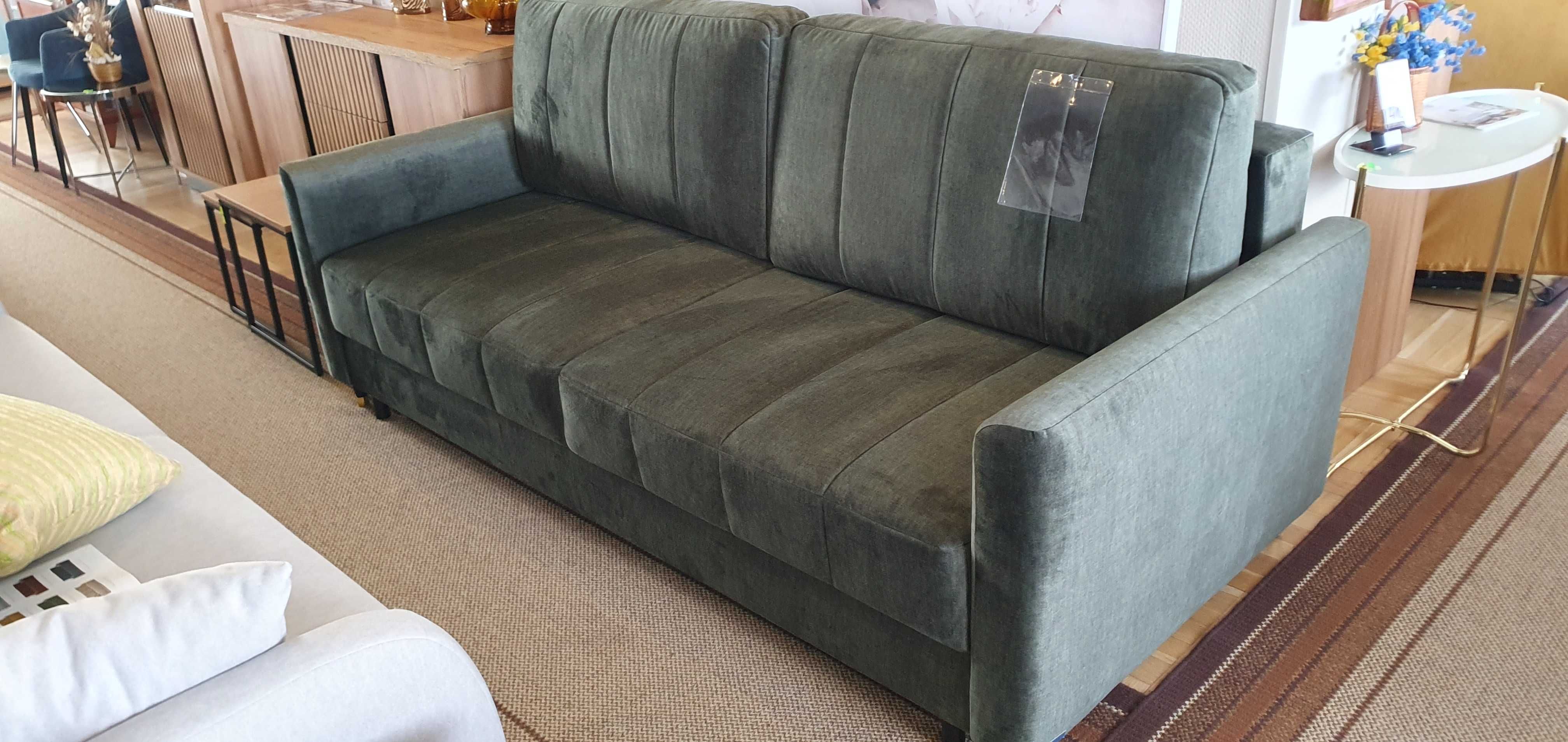 Zielona sofa 225 cm z dużą 160 cm funkcją spania DL i pojemnikiem HUGO