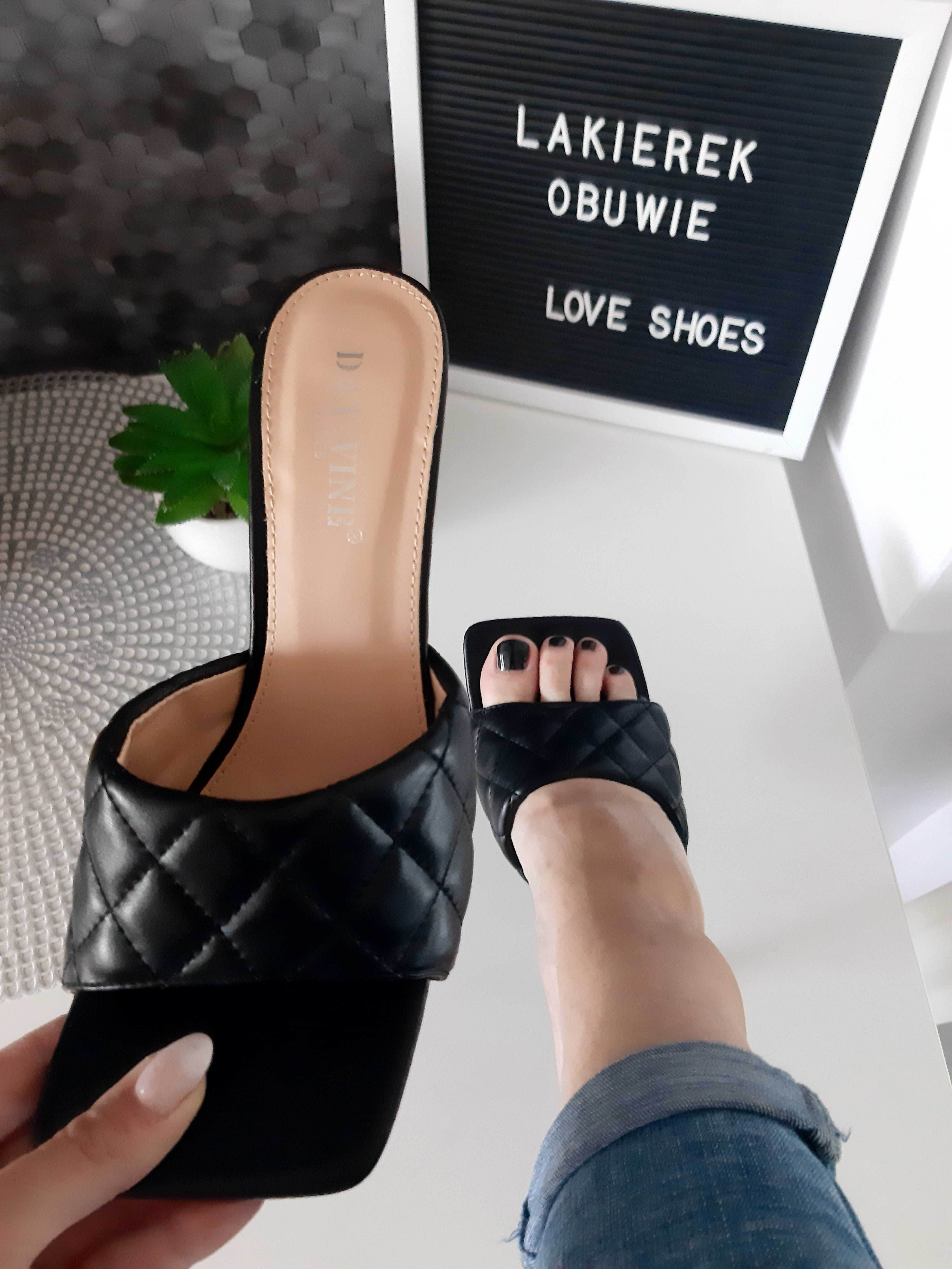 Klapki PIKOWANE na obcasie black 39