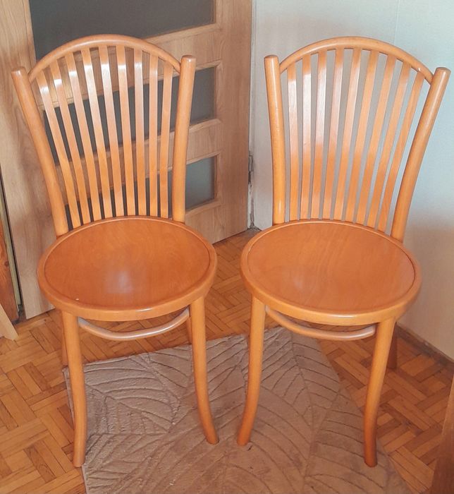 2 krzesła drewniane brązowe