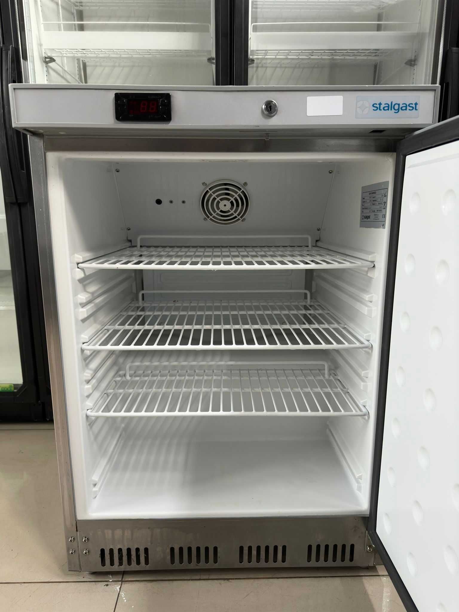 Chłodziarka 85 cm. pod blat 130 l pod blatowa Hendi