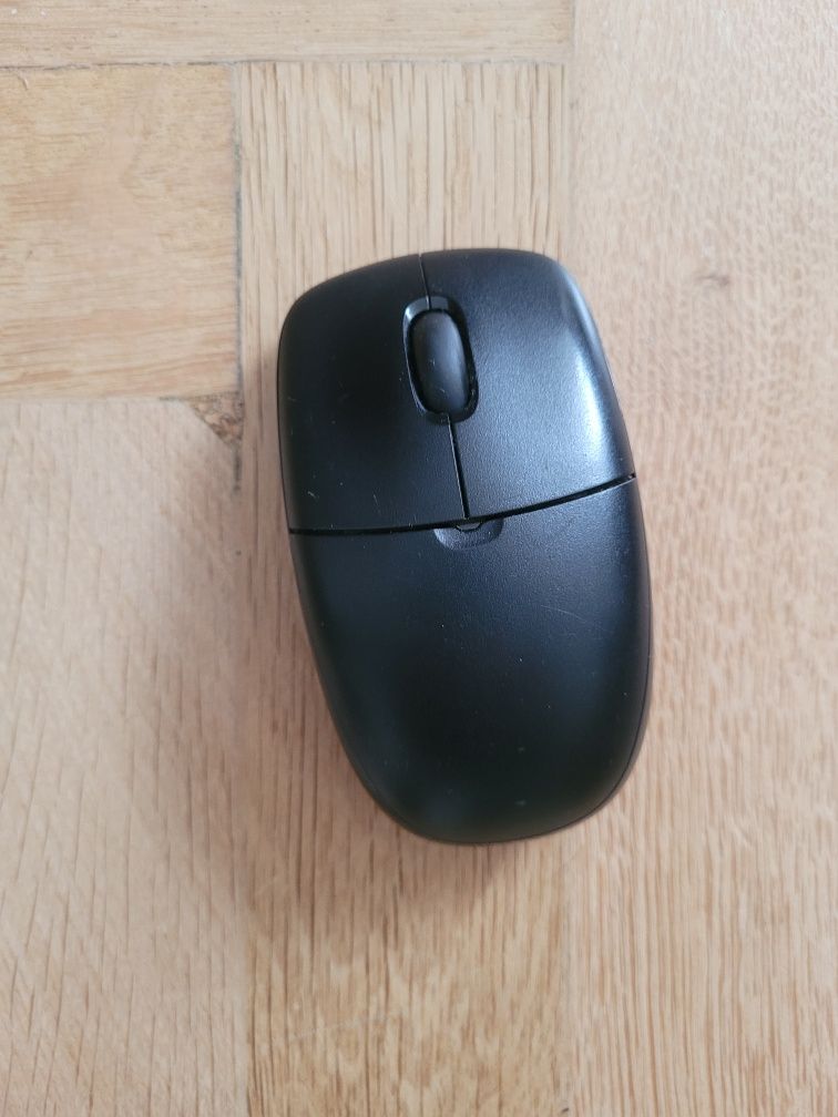 Klawiatura Logitech plus myszka