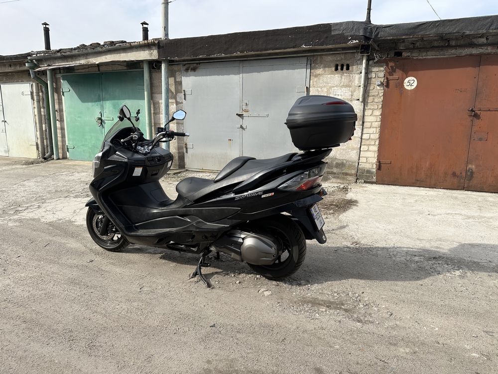 Поадам Suzuki Skywave 400