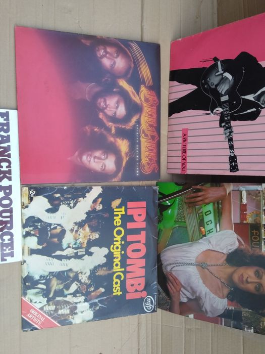 5 vinil antigos em excelente estado bee gees