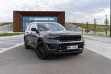 Jeep Grand Cherokee Jeep Grand Cherokee 5.7 HEMI Overland 2022 Bogata wersja