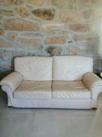 Vendo 2 sofas 3 lugares