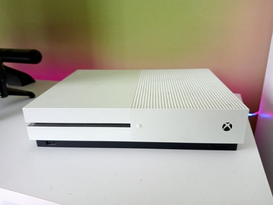 Xbox one s 512gb + gry