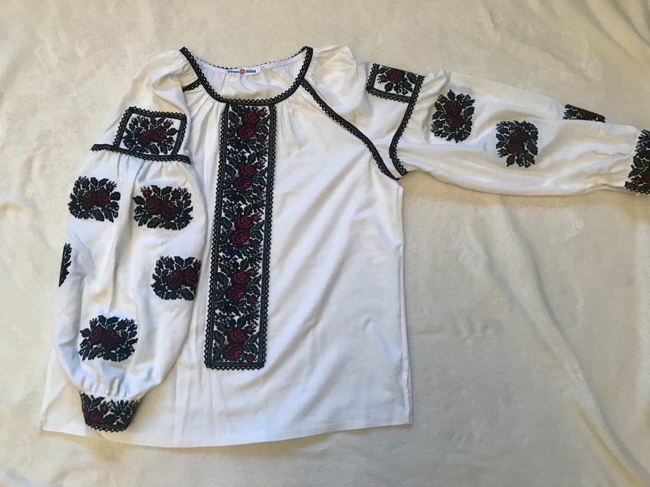 Блузка вишиванка жіноча 42р