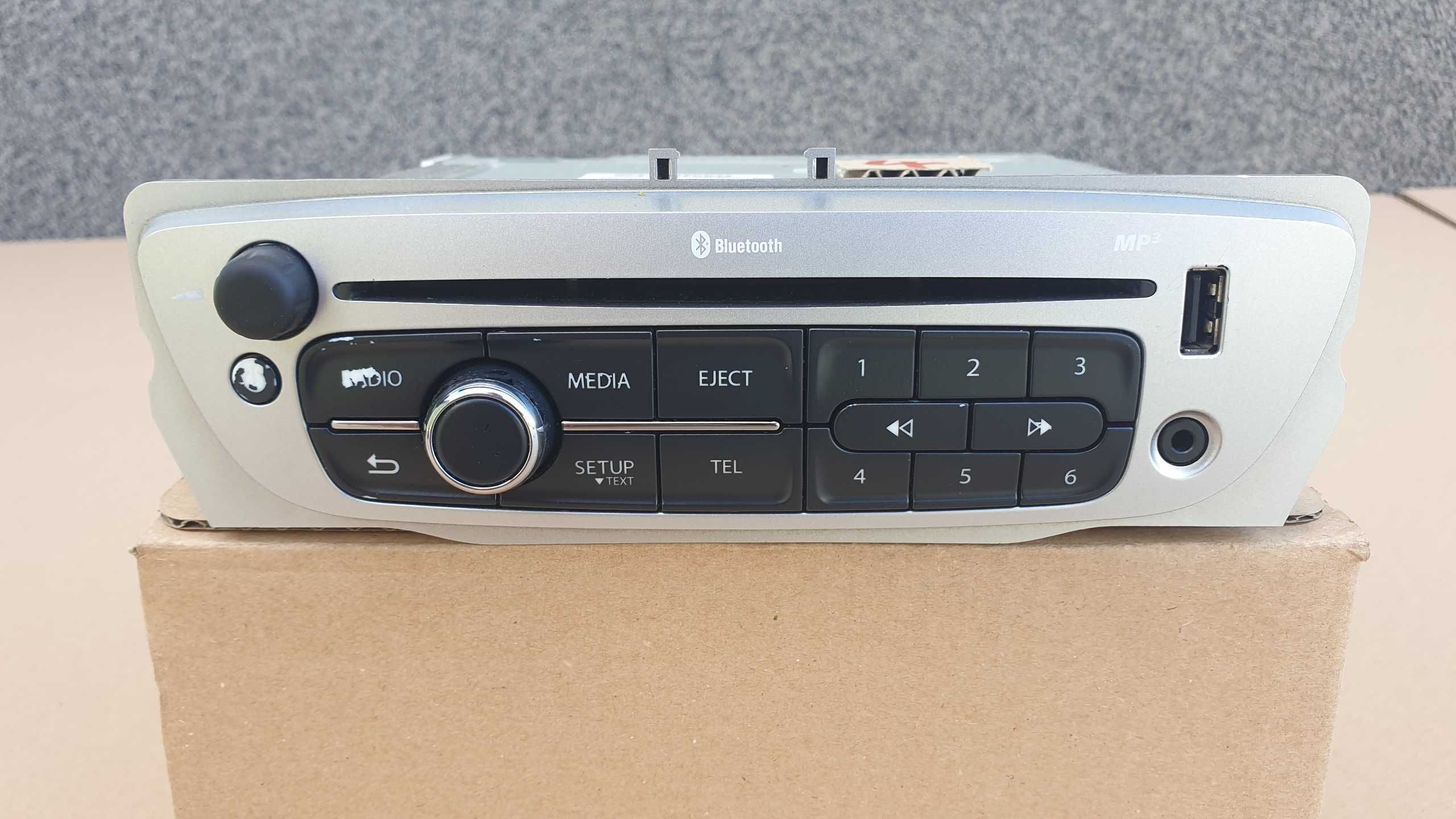 renault megane 3 III scenic 3 radio nr4 CD USB BLUETOOTH 28115/7081R