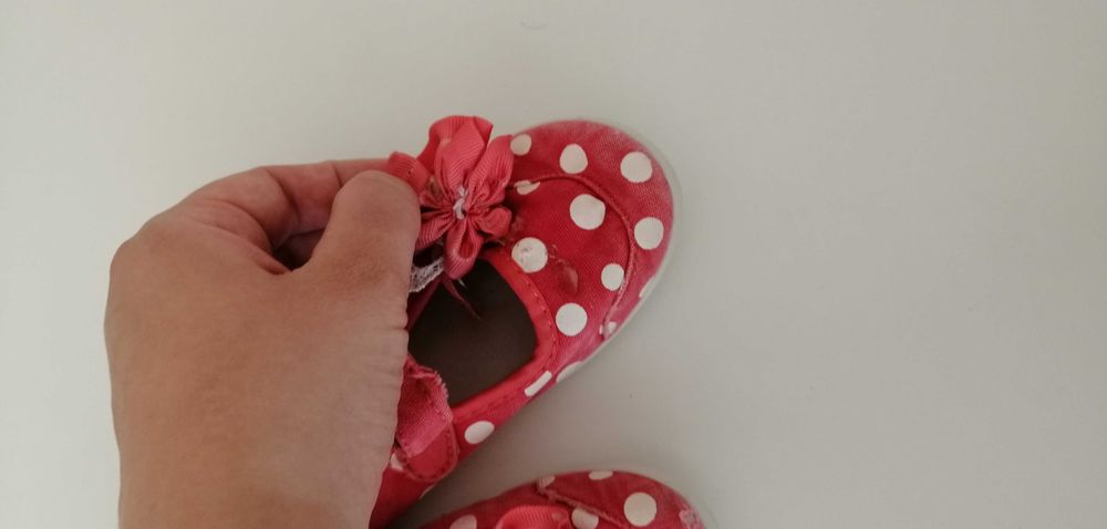 czerwone półbuty buciki dla dziewczynki na rzepy trampki 28 w kropki