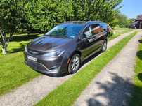 Chrysler Pacifica Śliczny Chrysler Pacyfica limited