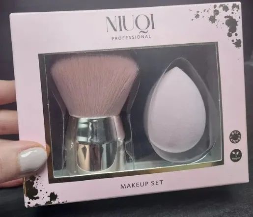 Niuqi Makeup Set Zestaw Pędzel Kabuki Z Gąbeczką 3d