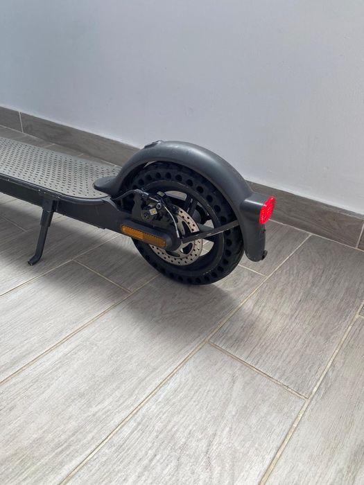 Xiaomi Mi Electric Scooter Essential Trotinete Elétrica / BOM ESTADO