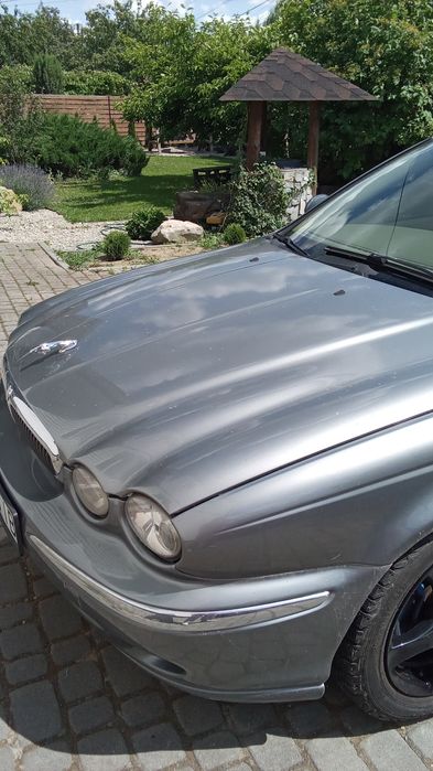 Автомобіль легковий ягуар