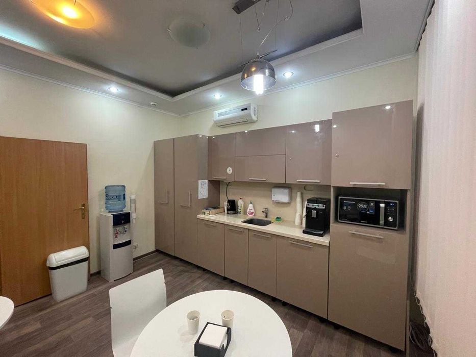 Оренда офісного приміщення 280 кв.м., вул. Лютеранська, 13. Є укриття.