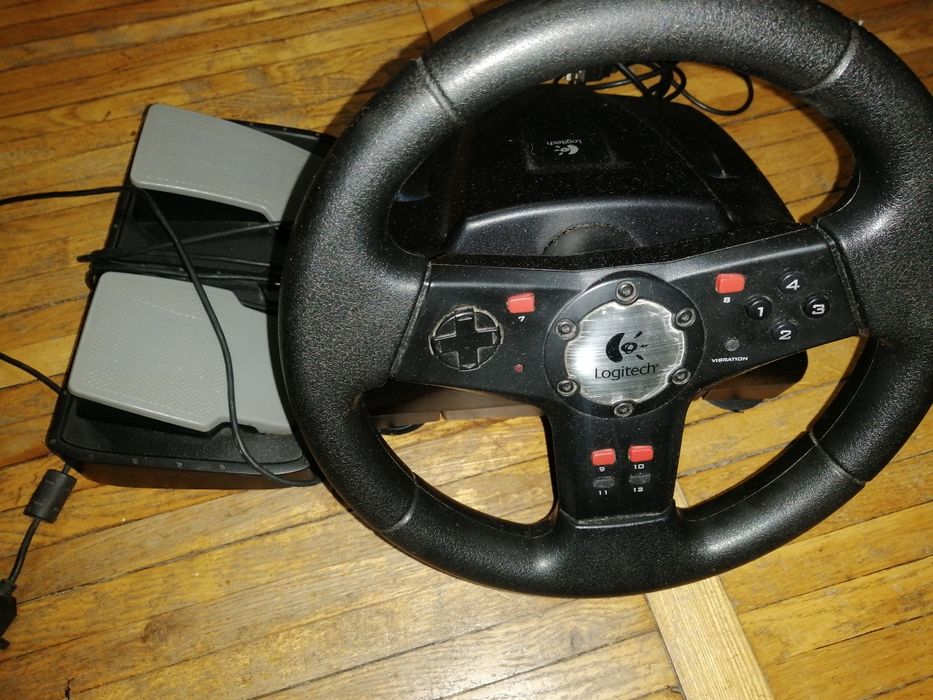 Руль logitech игровой для гонок