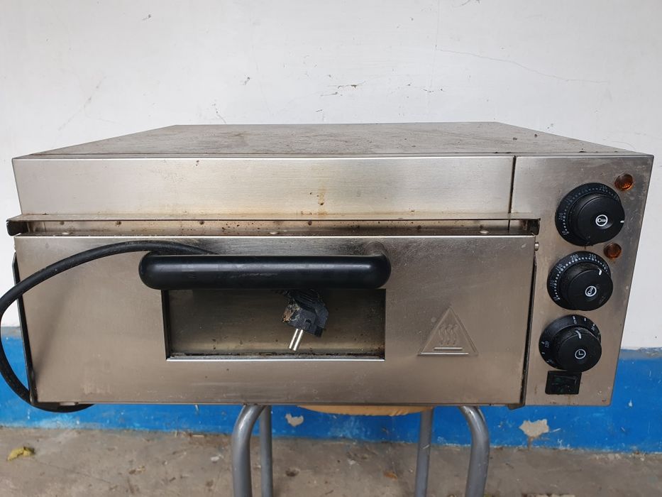 Продам духовку(печь) профессиональную для пиццы