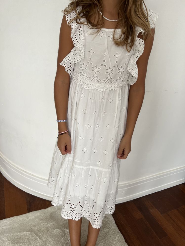 Vestido branco em bordado inglês