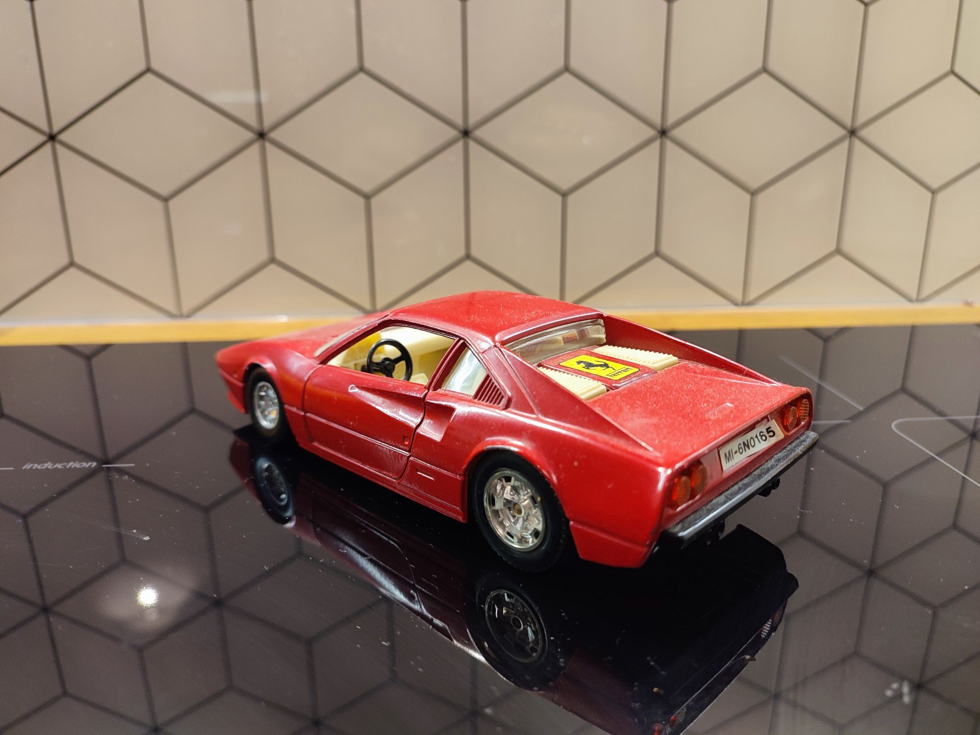 Ferrari 308 gtb burago 1 24