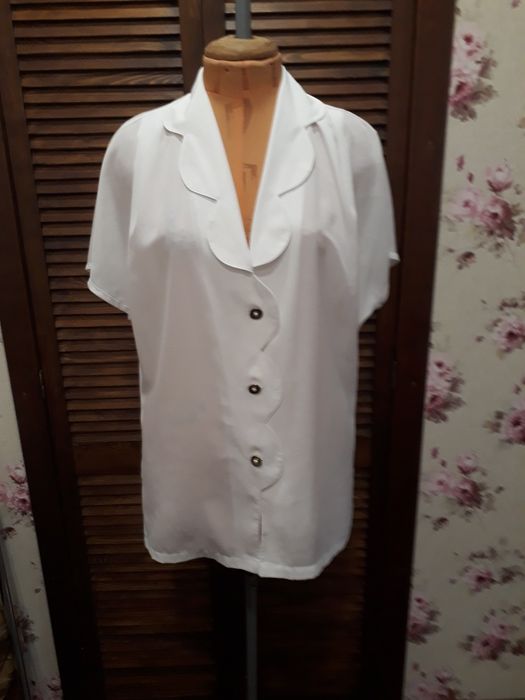 Блуза женская белая.