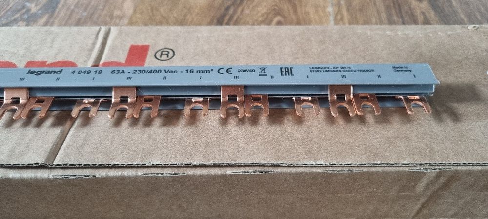 Legrand szyna łączeniowa ,grzebień 16mm trójfazowa