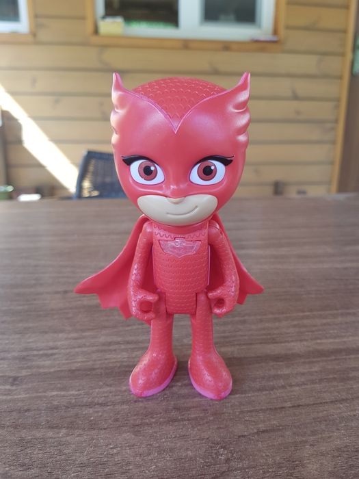 Алетт из мультфильма Герои в масках