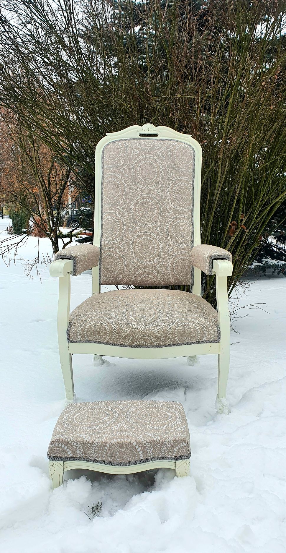 Wyjątkowy / stylowy fotel ludwik z podnóżkiem rozkladany / do sesji /