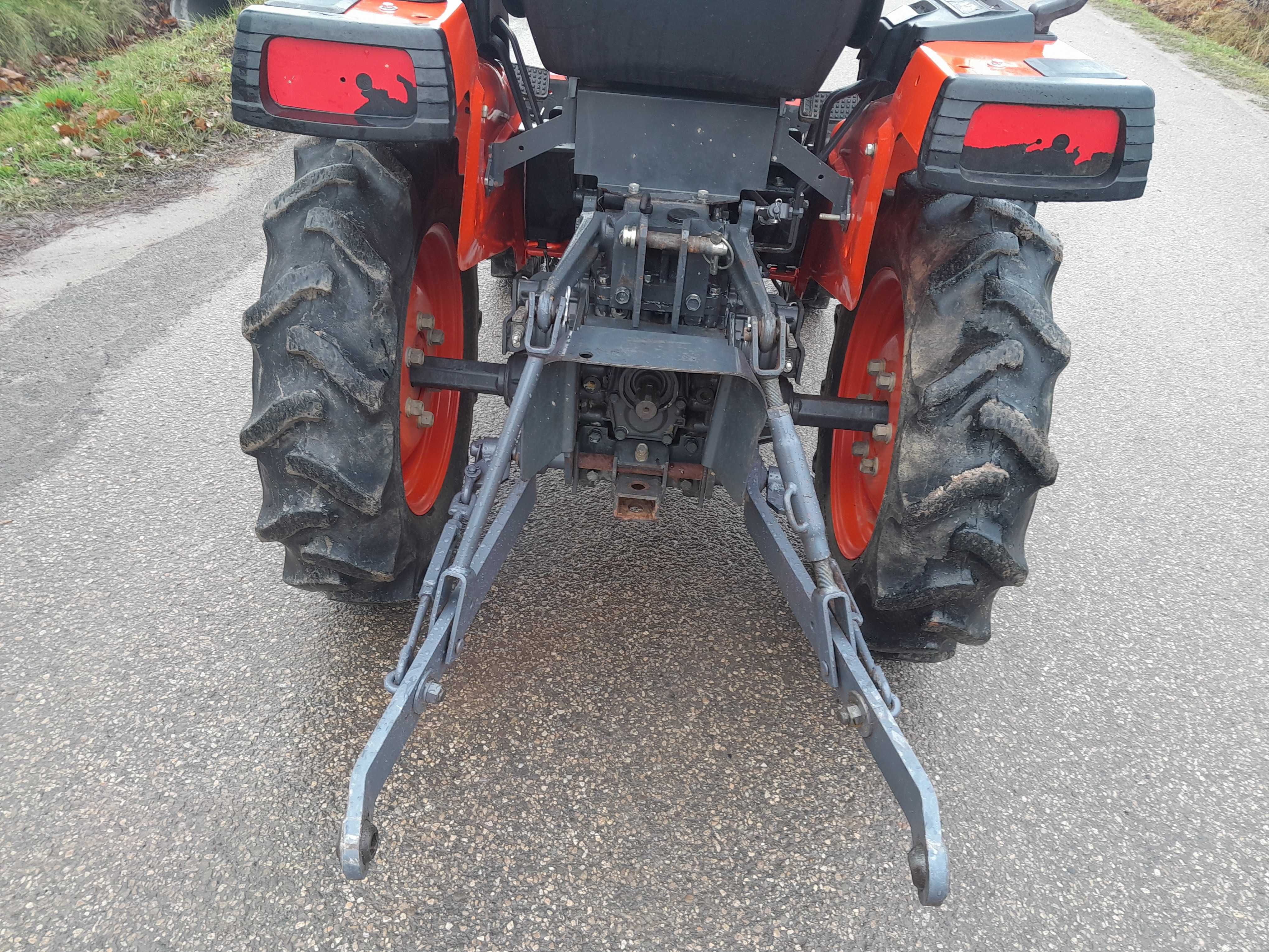 kubota 1220 mini traktorek