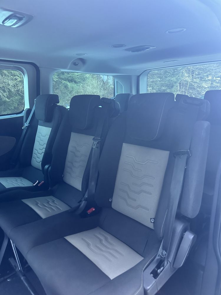 Ford tourneo custom