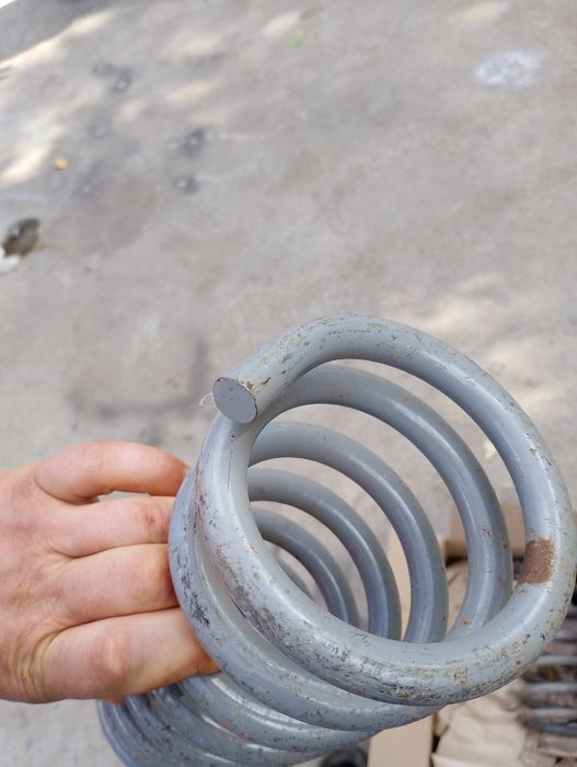 Продам нивовские пружины