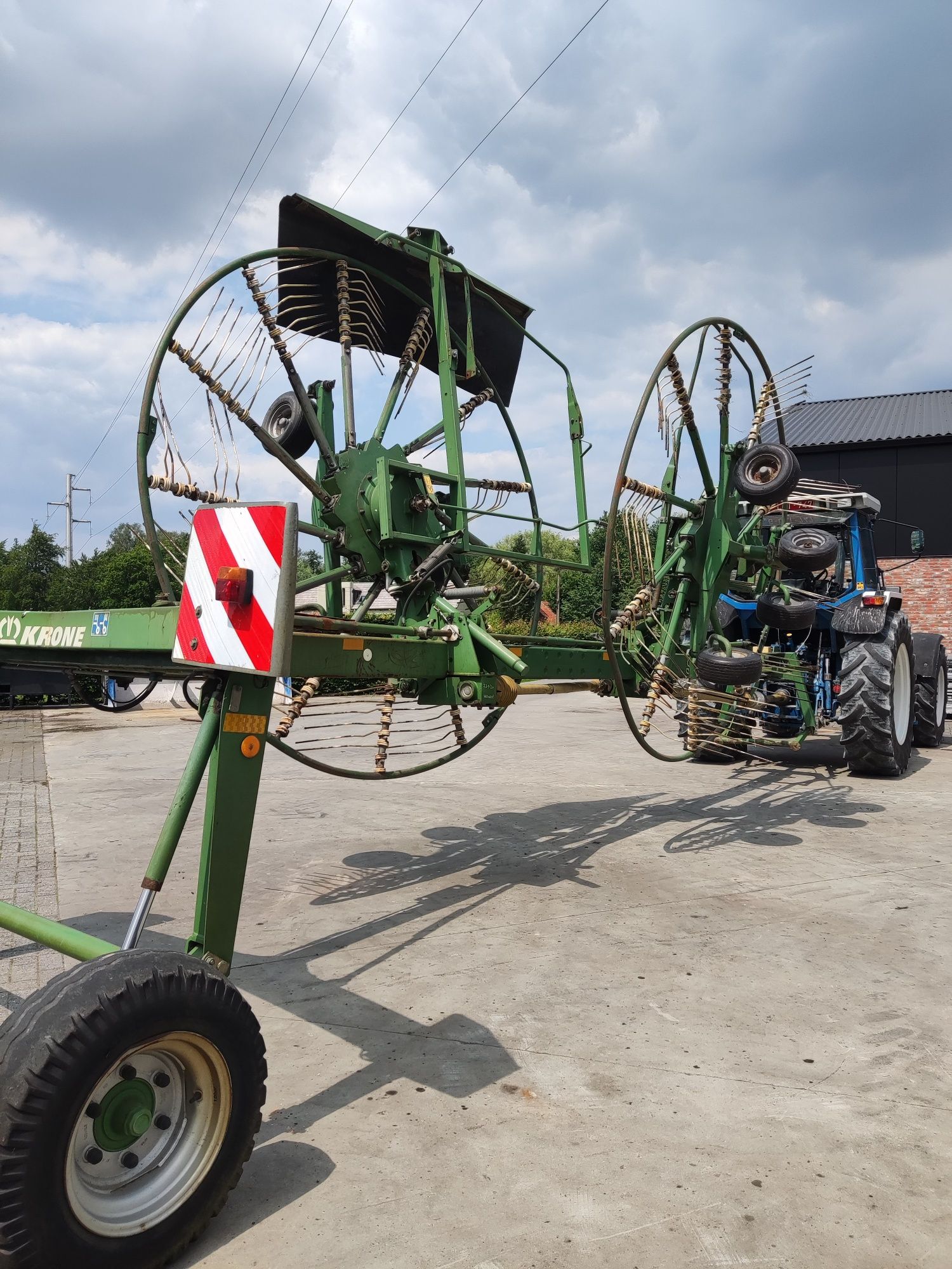 Krone swadro 1201 zgrabiarka karuzelowa karuzela grabarka