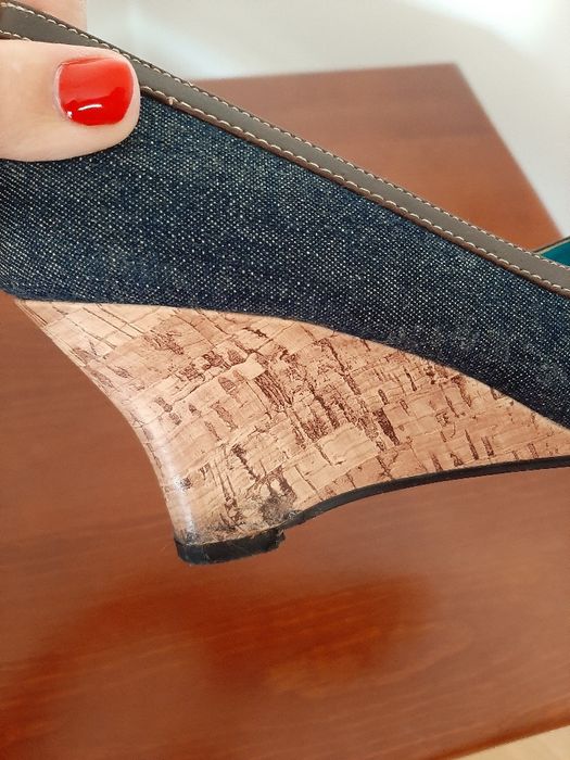 Sapatos de cunha