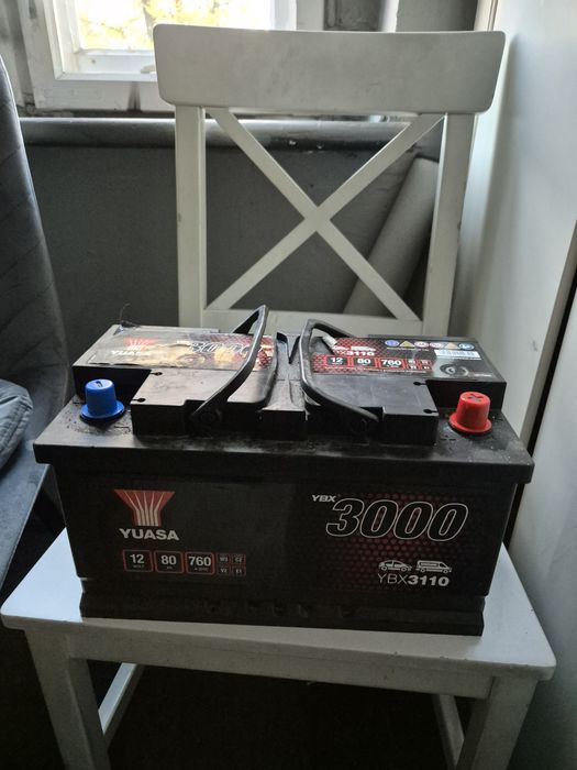 Alumulator samochodwy