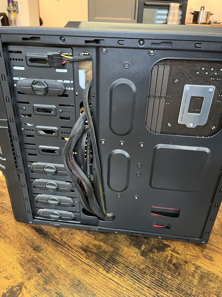 Komputer gamingowy i5 4440, Asrock B85 Pro 4, HyperX 16 Gb RAM DDR3