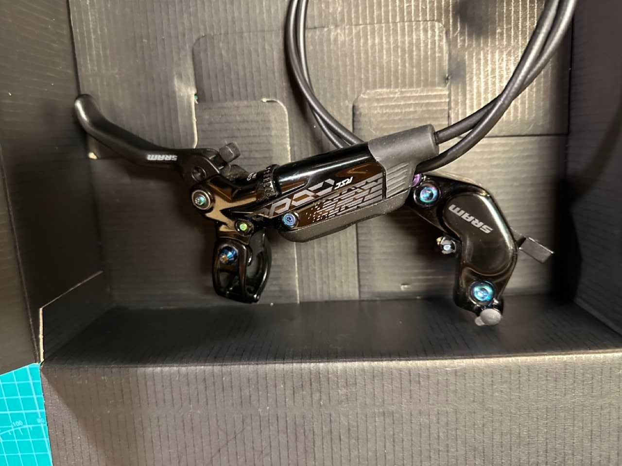 Hamulce Sram code RSC rainbow P+T - komplet