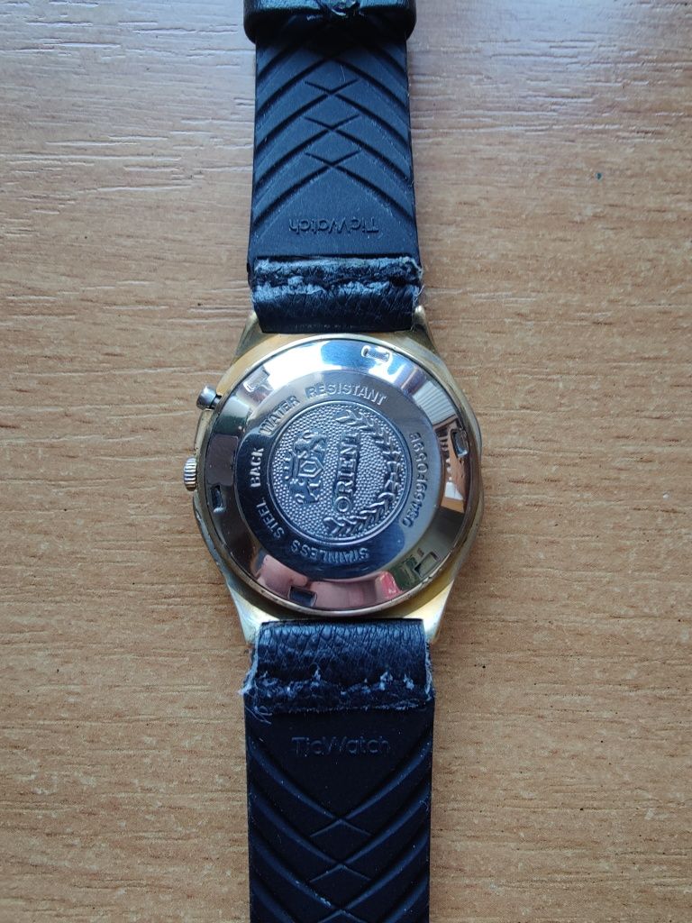 Orient механічний годинник