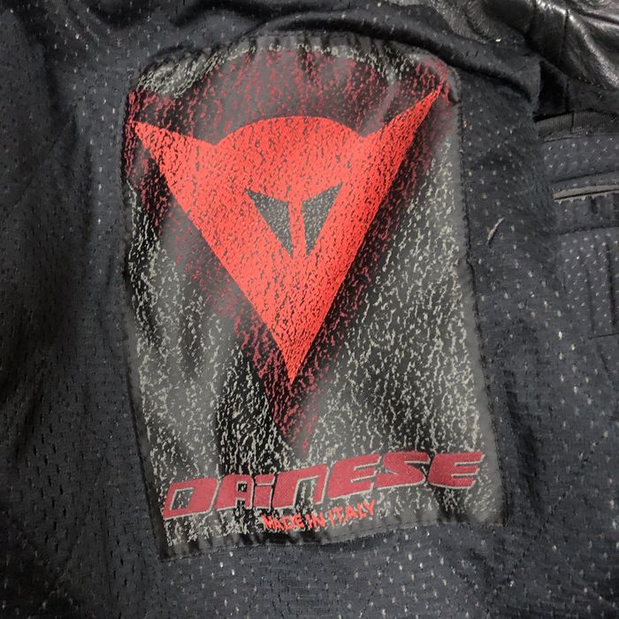 Calças em pele motard + casaco, fazem união com fecho, marca DAINESE