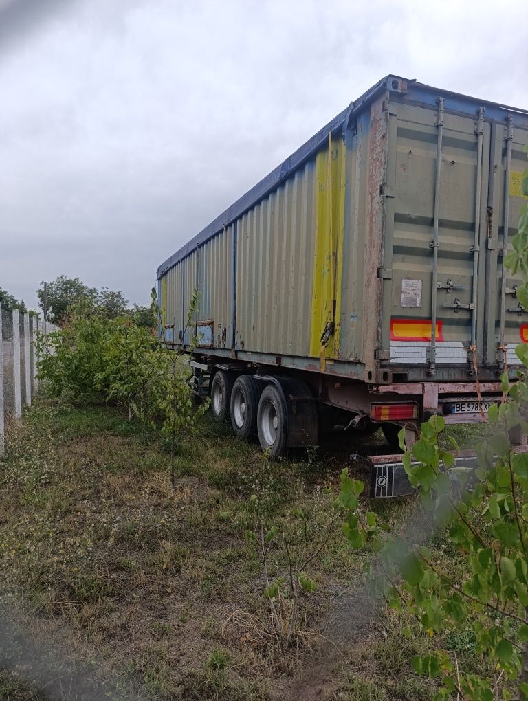Полуприцеп контейнеровоз