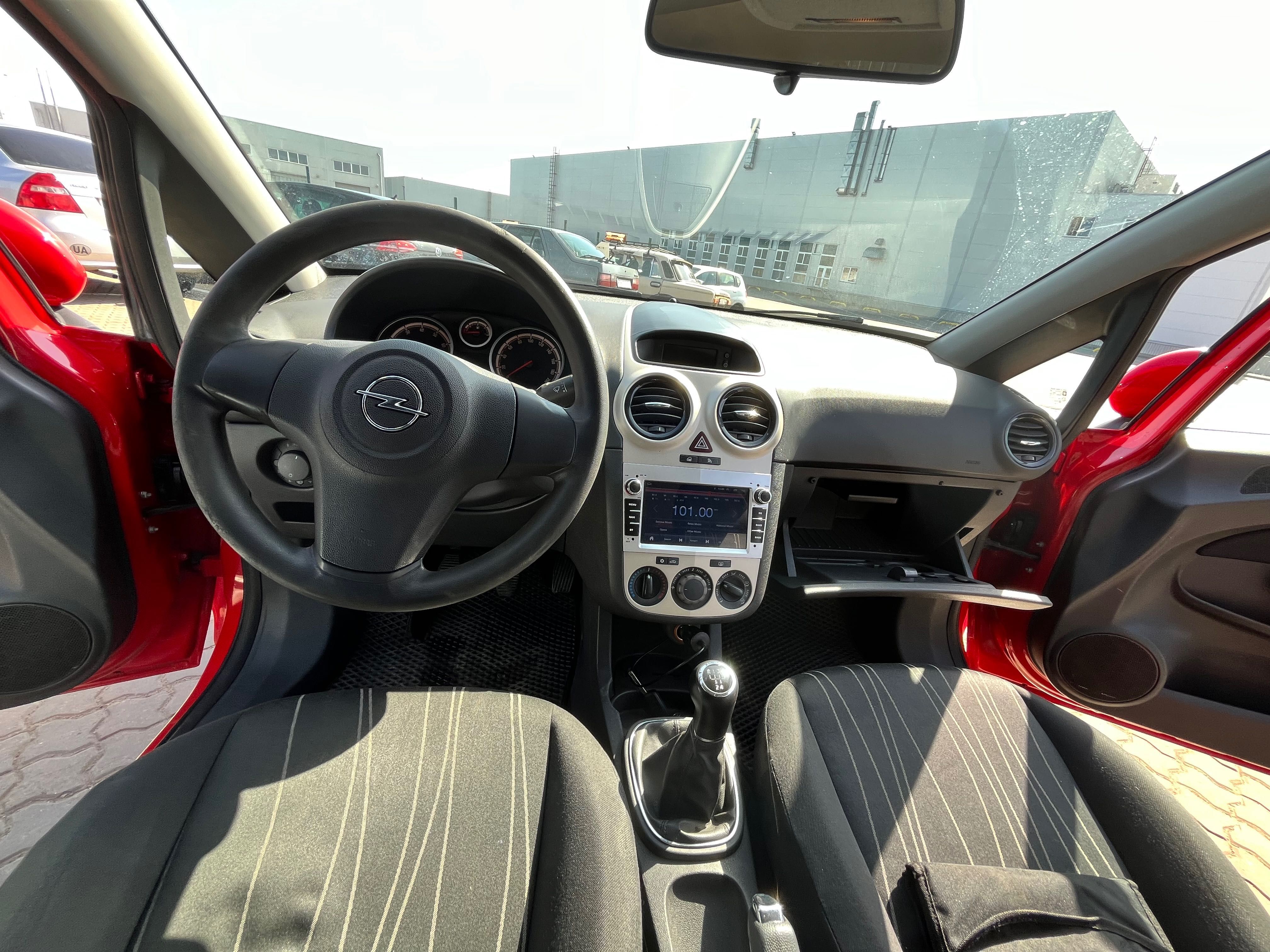 Автомобиль Opel Corsa