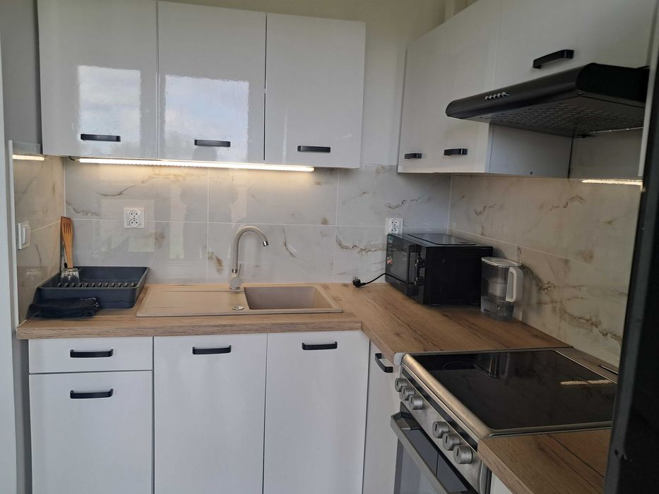 Do wynajęcia komfortowe mieszkanie z balkonem.