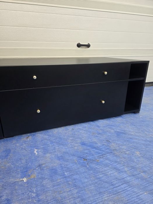 Szafka po telewizor do salonu