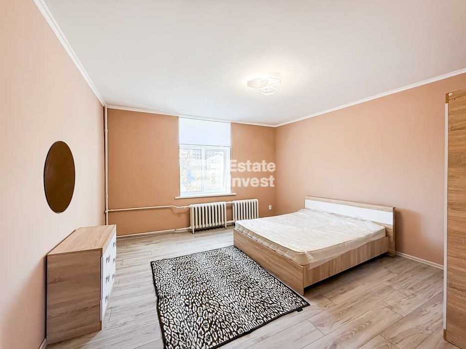 Продам 2 кімн. квартиру. Центр. м. Бекетова. Куликівський узвіз, 13.