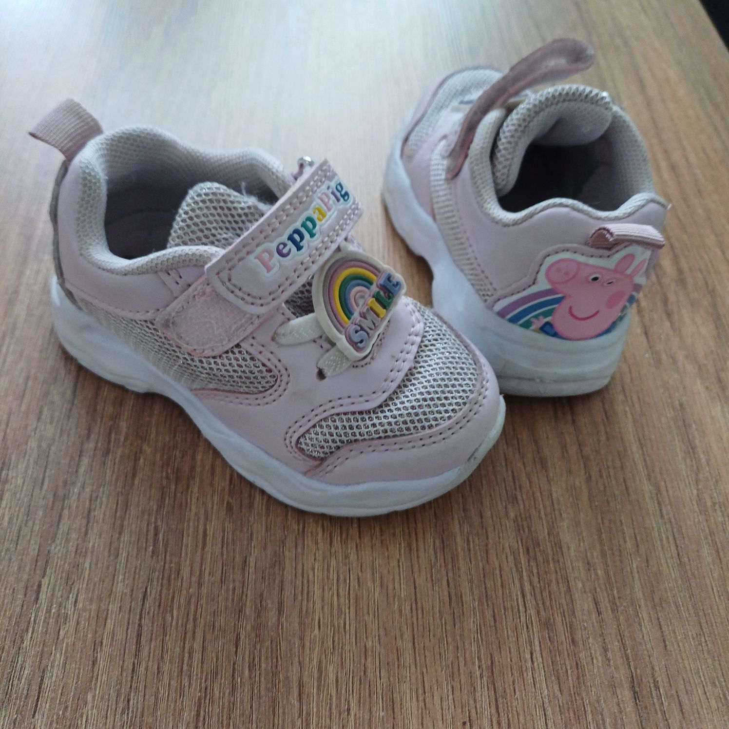 Buty, adidasy dziecięce rozm 20 Smyk Świnka pepa