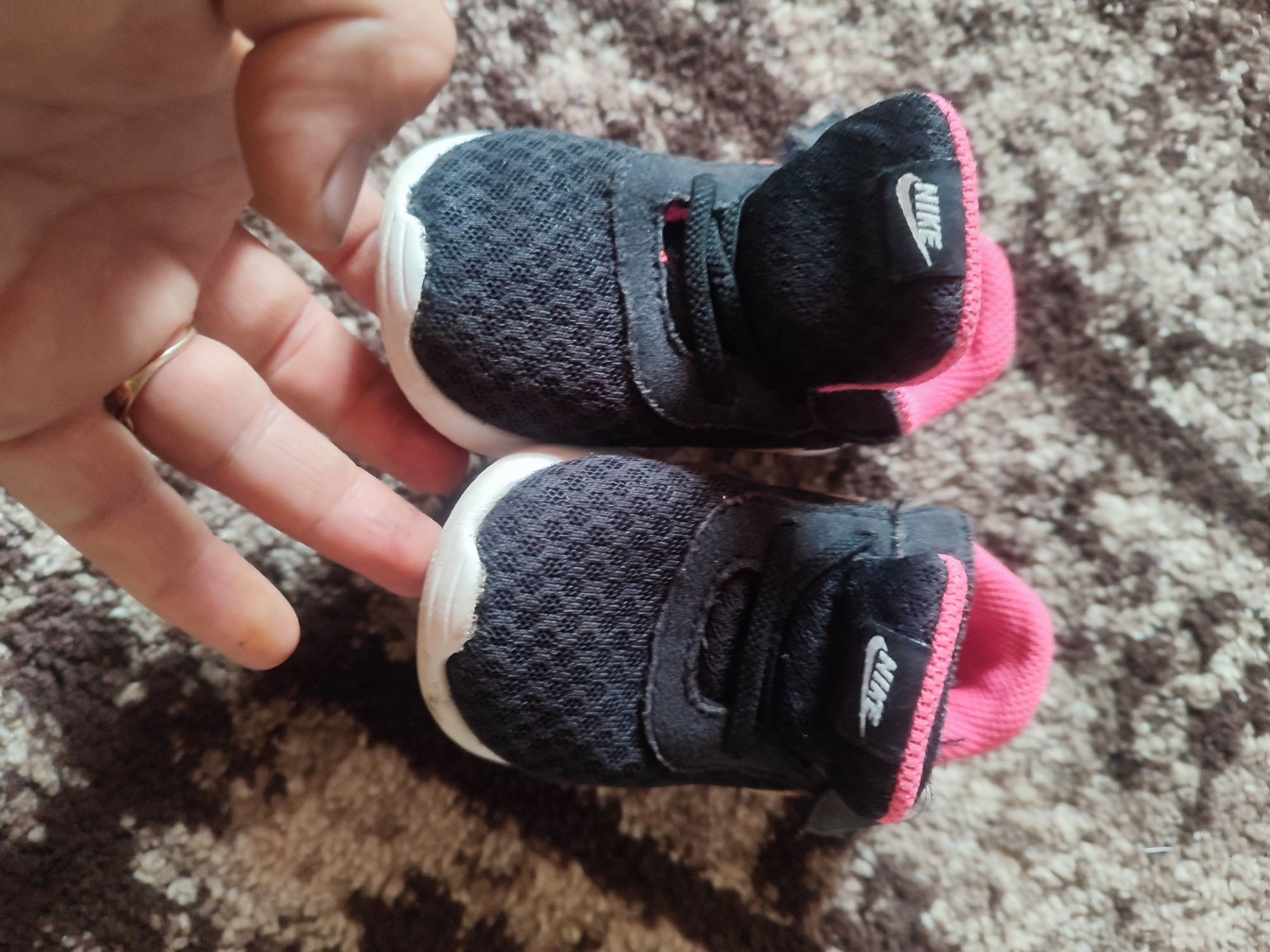 Кроссовки на девочку Nike