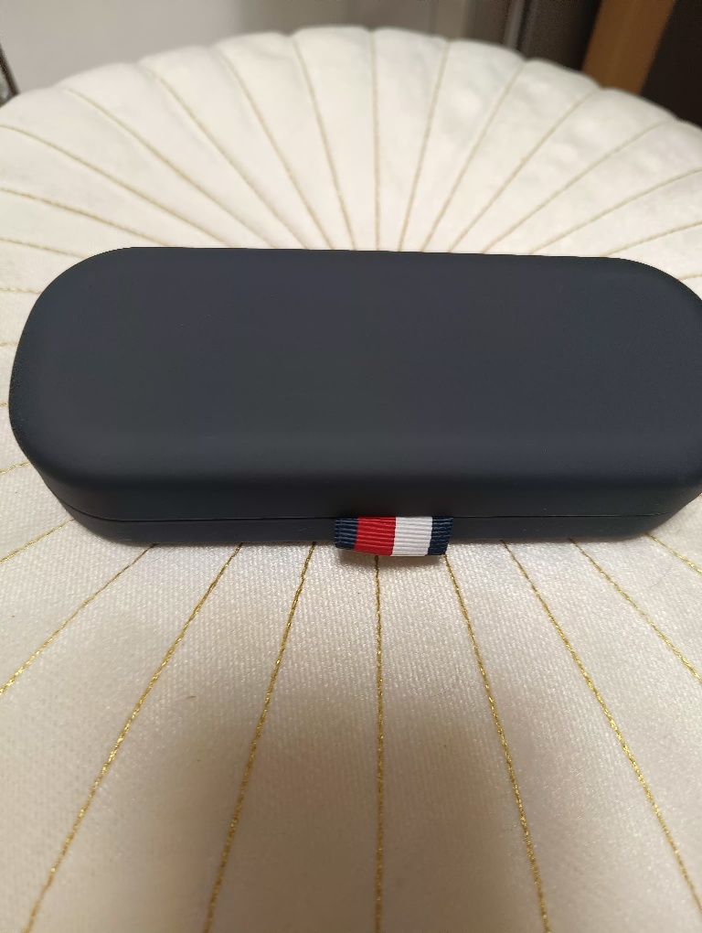 Etui na okulary Tommy Hilfiger