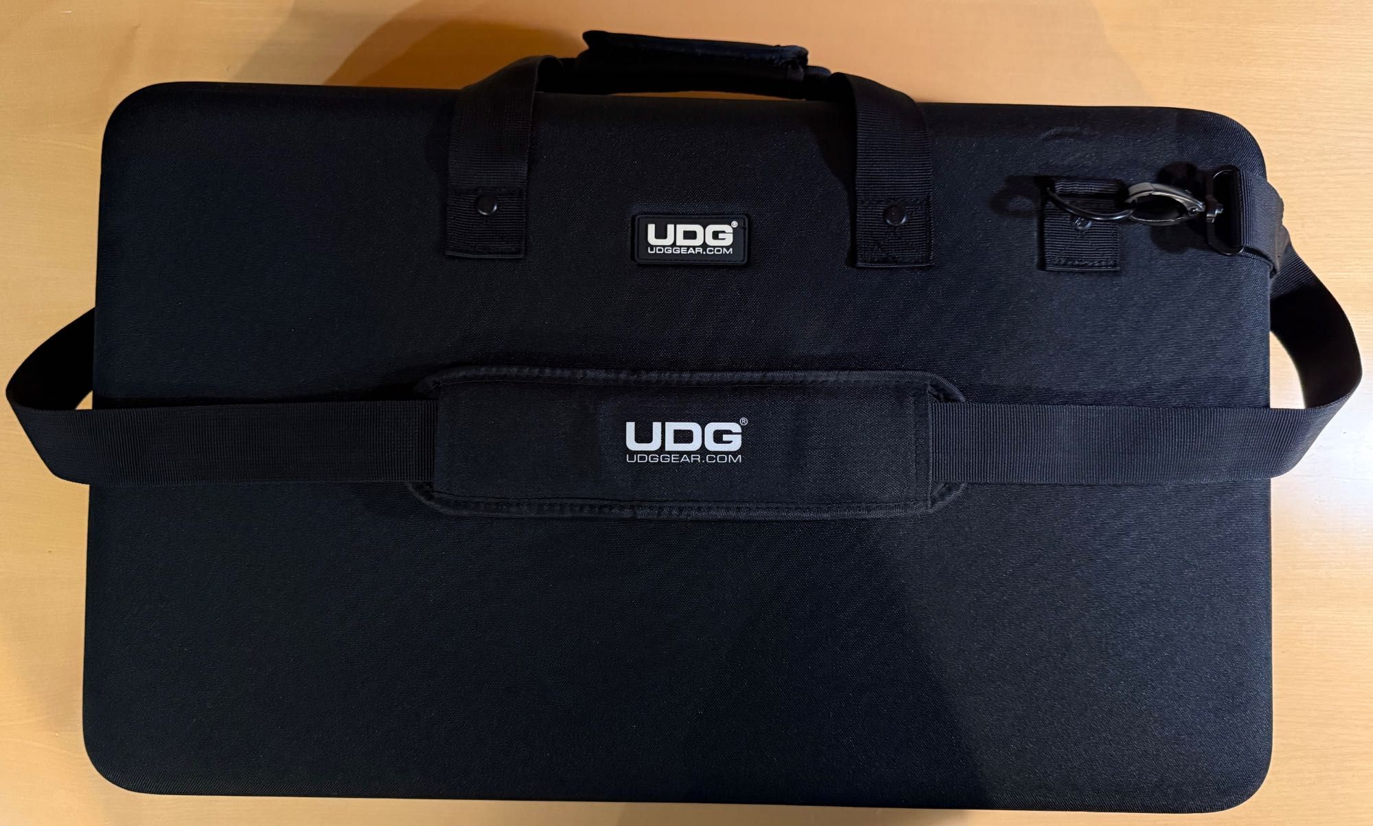 Native Instruments Traktor S4 MK3 + Decksaver + UDG Hardcase