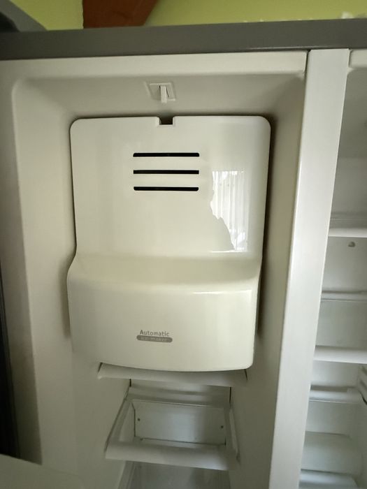 Lodówka Whirlpool 6 sense side by side kostkarka