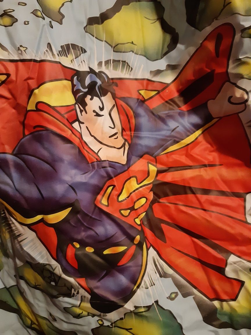 Kutrka przeciw deszczowa superman