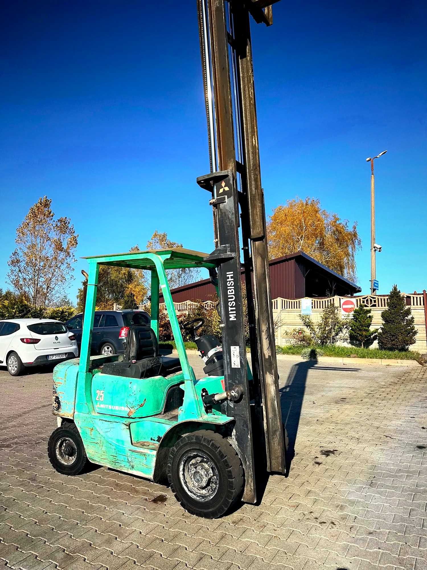 wózek widłowy MITSUBISHI FD25K udźwig 2500kg wysokość 4.0m 8170mtg